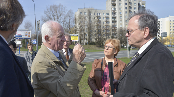 Włodzimierz Balcerek z lewej i wiceburmistrz Lech Skowron